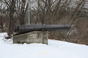 Battlefield Park - one of two cannons before the monument.